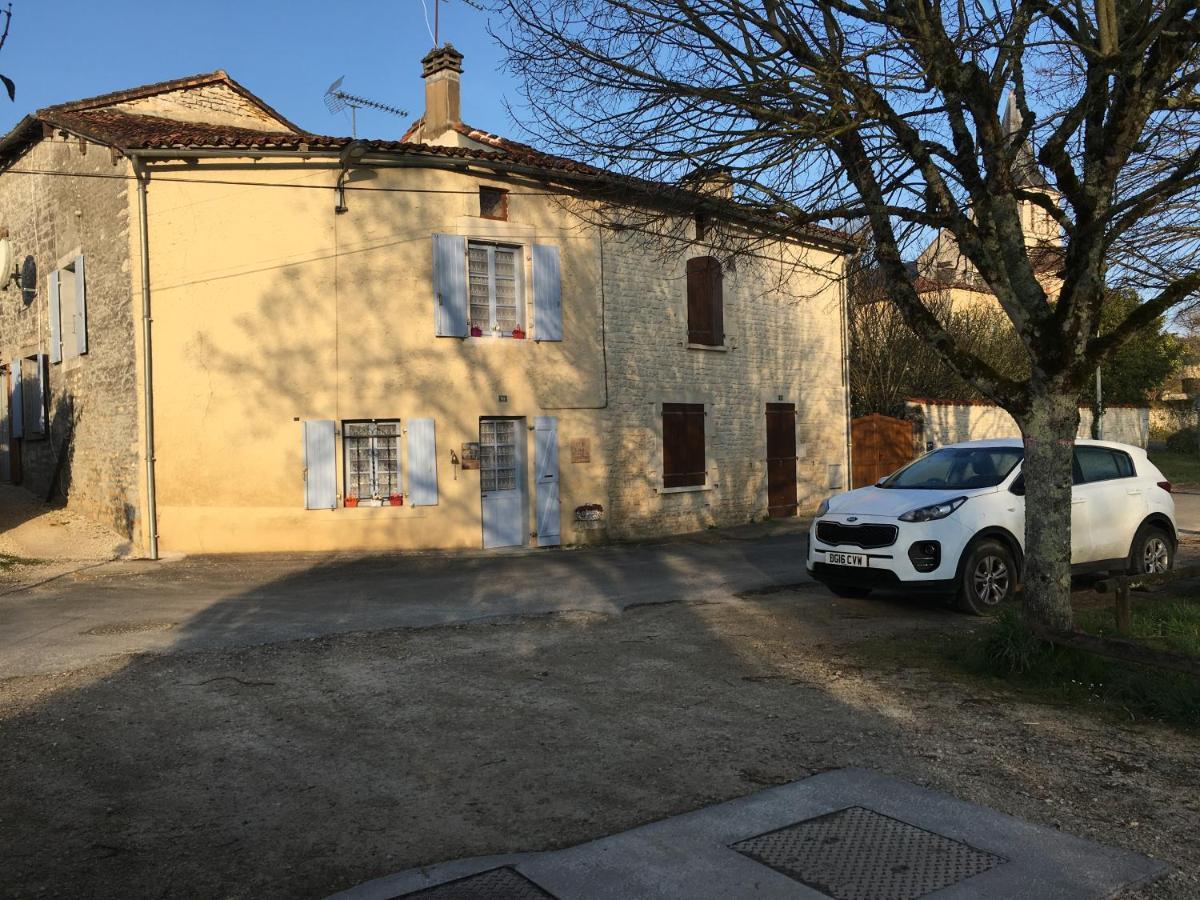 شقة Riverview Verteuil-sur-Charente المظهر الخارجي الصورة